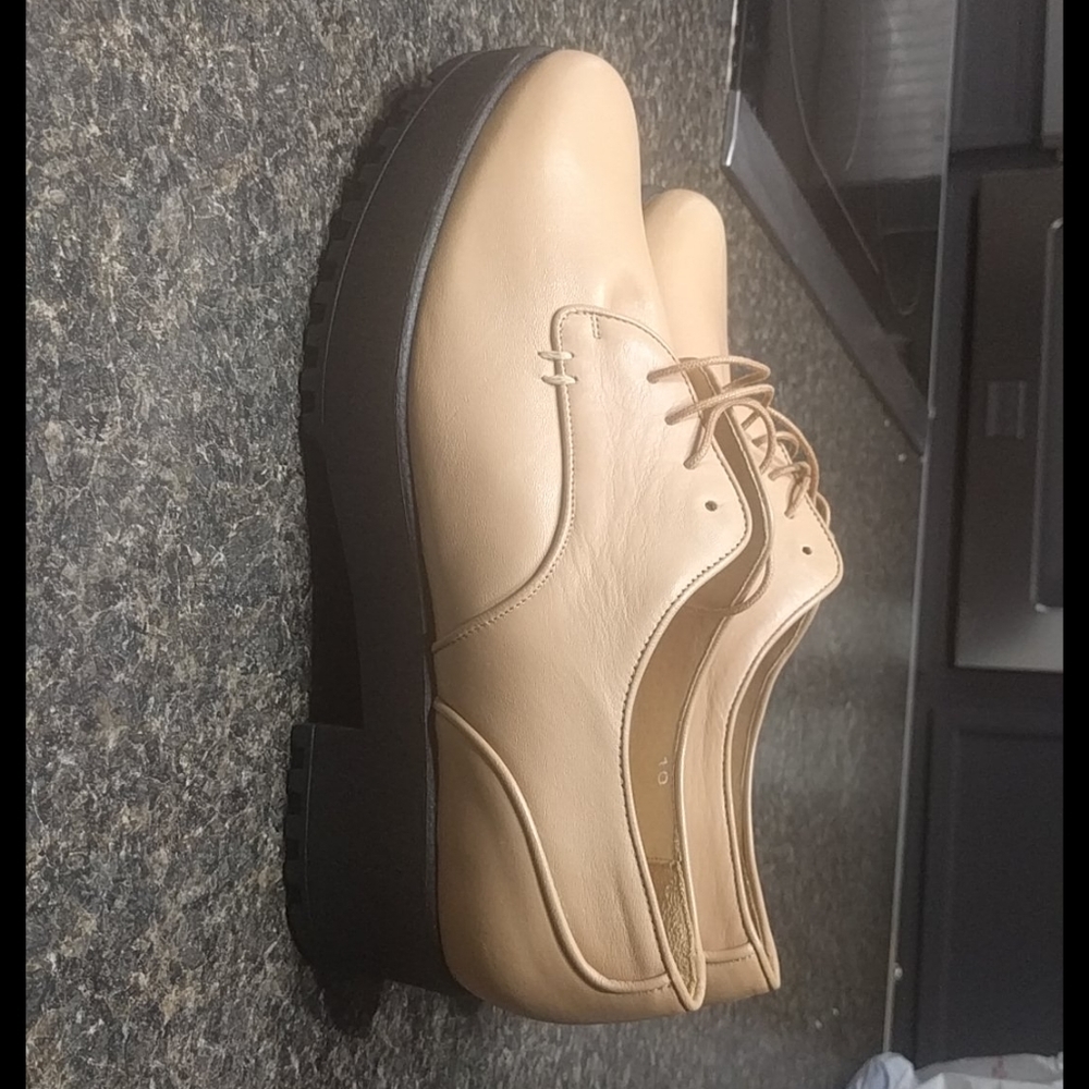 Size is 10 pair of Ukies